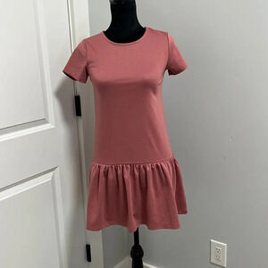 Sinsay || women’s pink short sleeve dress flared bottom size XXS